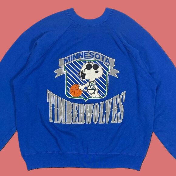 Retro Minnesota Timberwolve X SNOOPY Sweatshirt , Minnesota Timberwolve - Picture 1 of 4